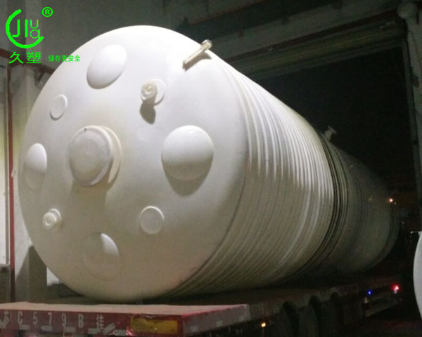 久佳防腐每一臺(tái)PE儲(chǔ)罐，都是用心專業(yè)之作！